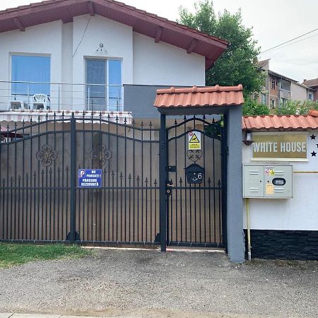 White House Guest House Hunedoara Extérieur photo