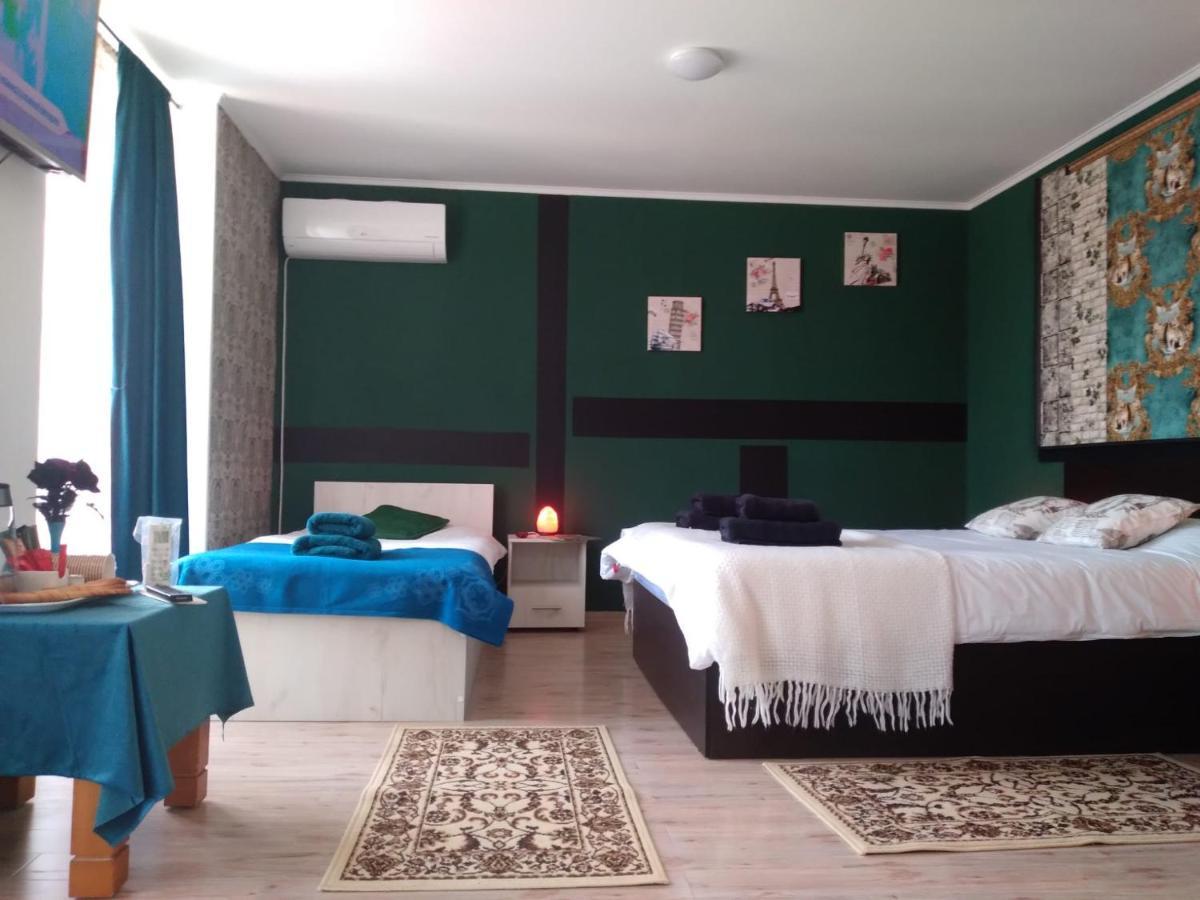 White House Guest House Hunedoara Extérieur photo