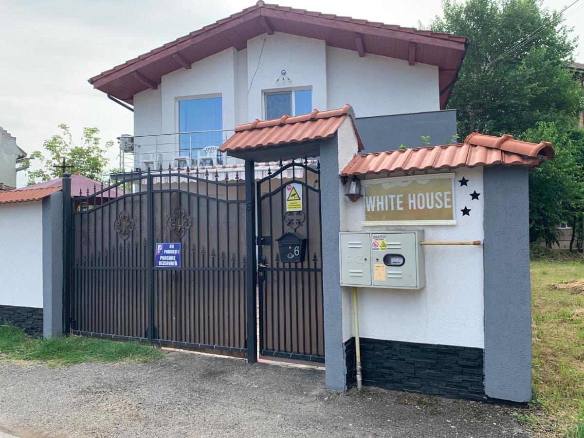White House Guest House Hunedoara Extérieur photo